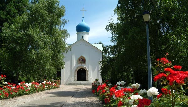 Image Eglise et cimetière Orthodoxes Russes