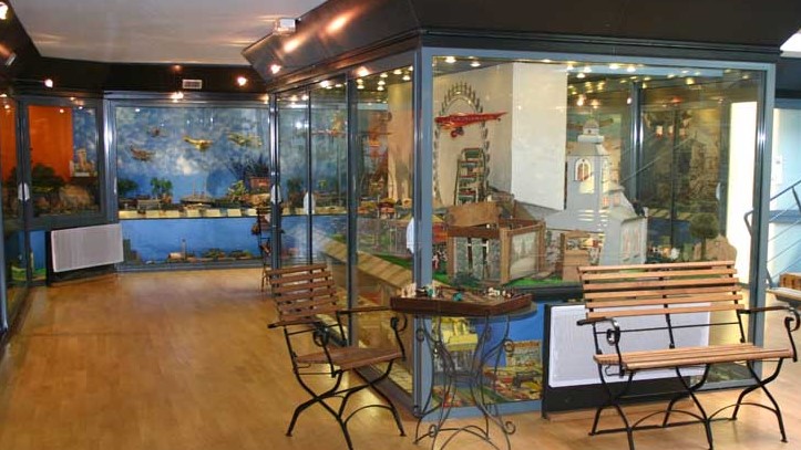 Image Musée de la poupée et du jouet ancien